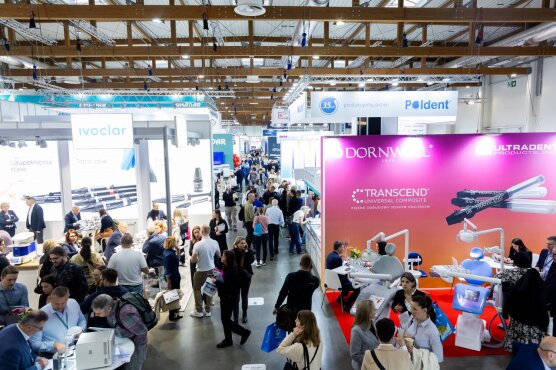 31. Międzynarodowe Targi Stomatologiczne KRAKDENT w Krakowie (9).jpg